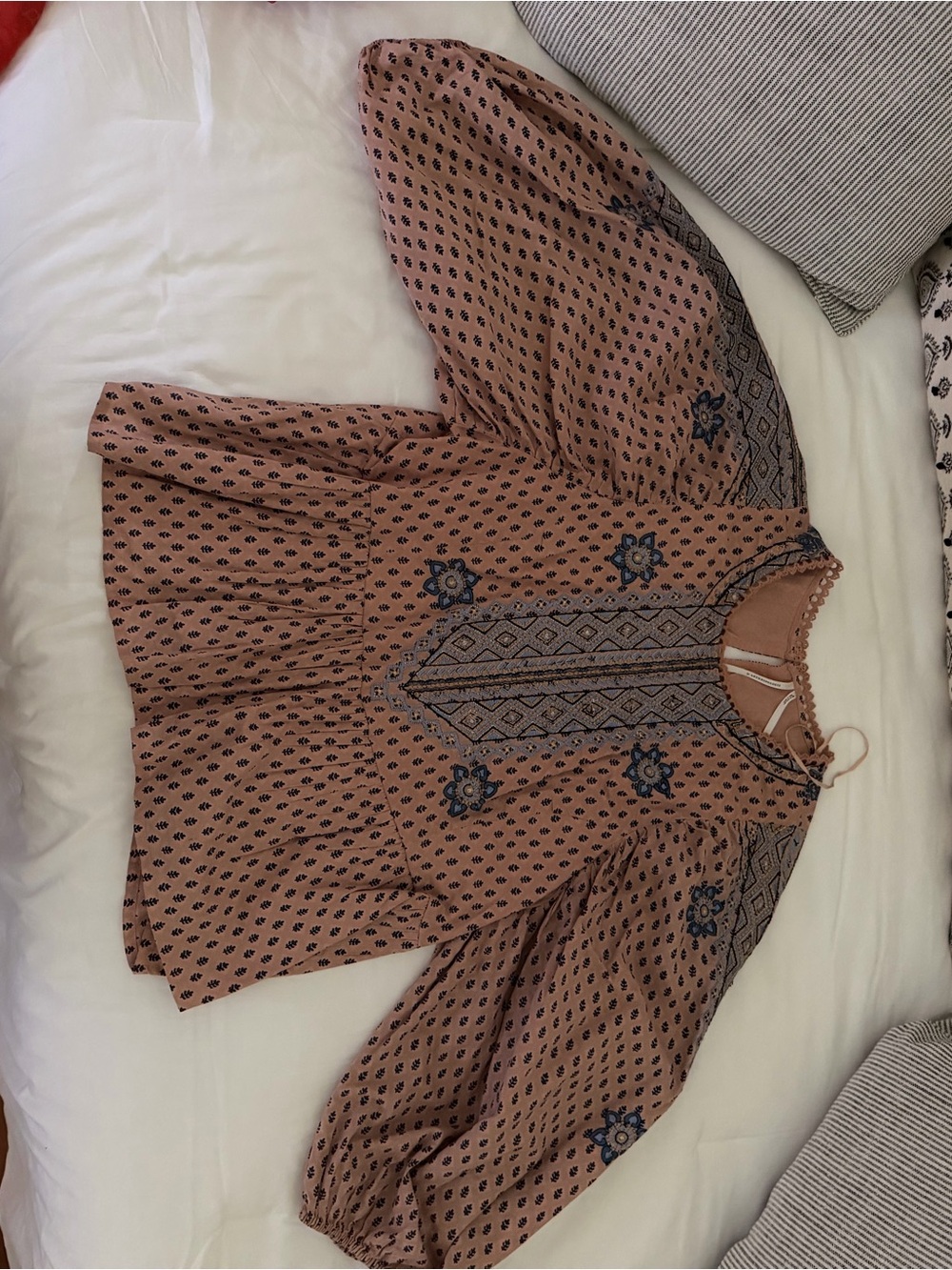 Anthropologie Mauve Blush Embroidered Peasant Blouse